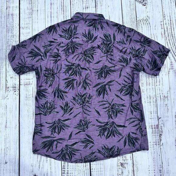 TravisMathew Palm Leaf Button Down Shirt Men’s XL Purple Short Sleeve - Picture 2 of 6